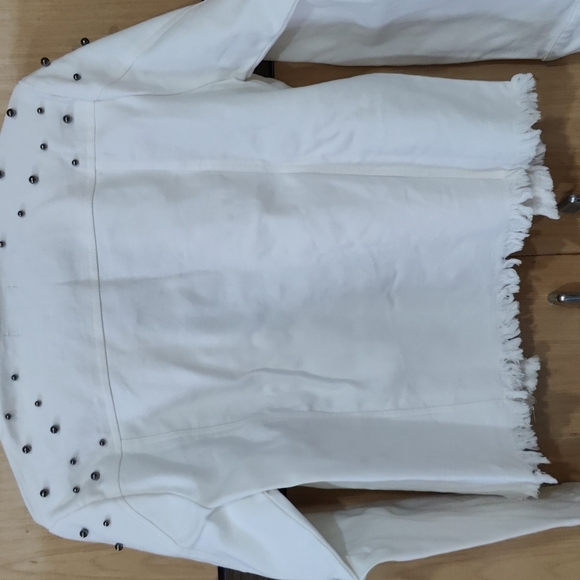 White denim jacket - Picture 8 of 8